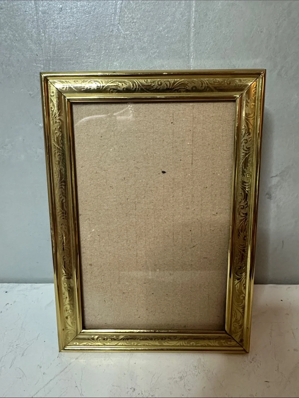 VINTAGE ORNATE GOLD METAL PICTURE FRAME FITS 5X7